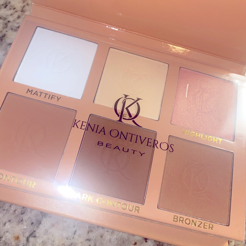 Kenia Ontiveros contour pallete brand new